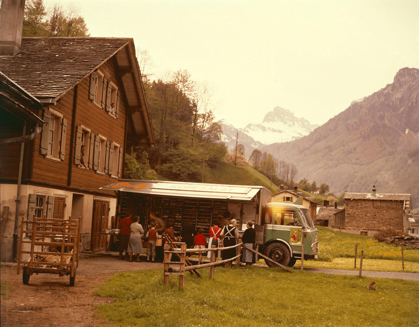 4-MGB-Fahrzeuge-Verkaufswagen-Glarus-1960-farbig-2