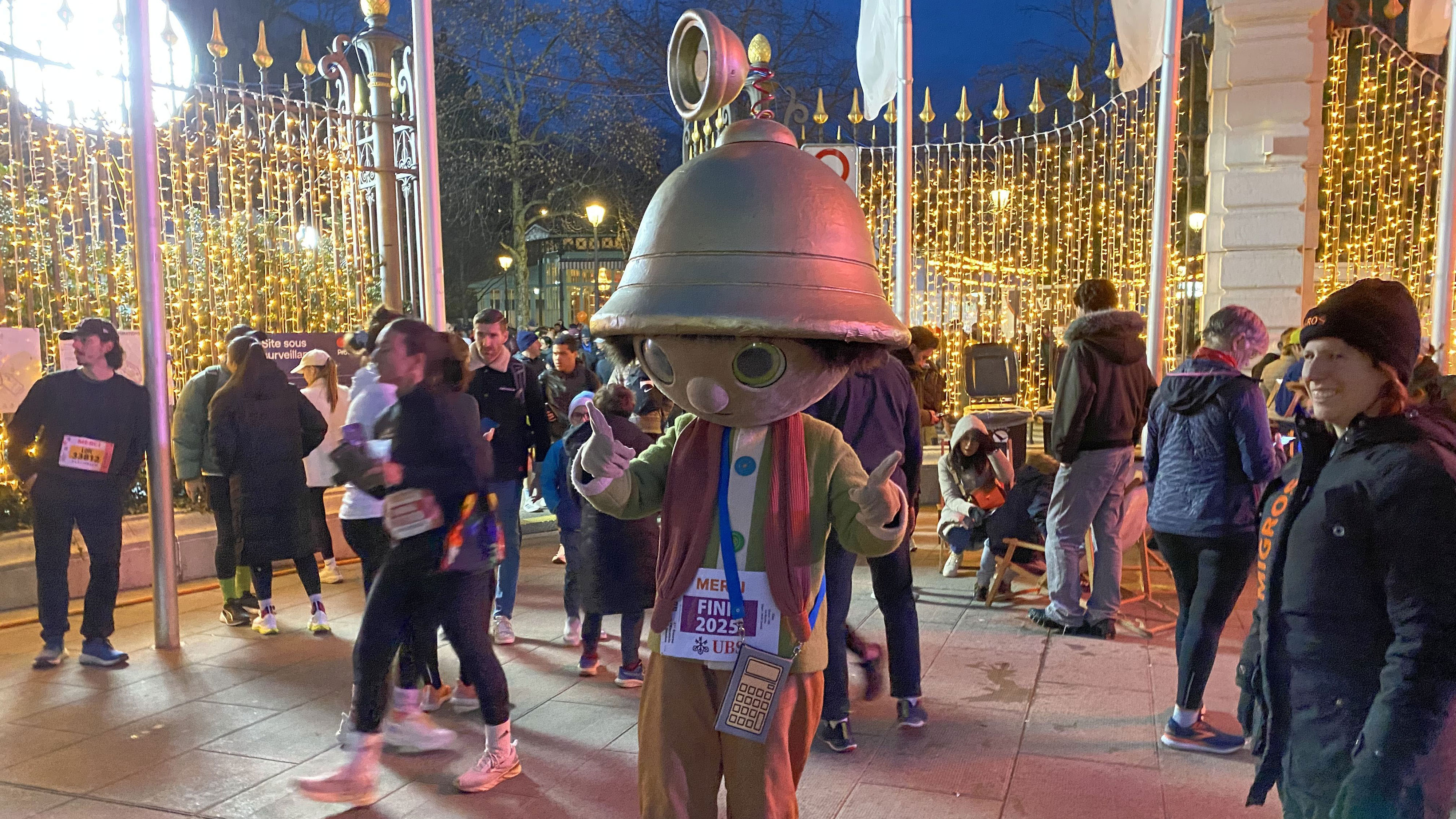 Photo du lutin Finn de la Migros durant la fête de l'escalade