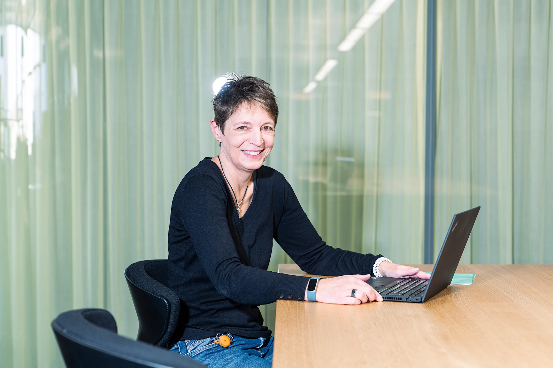 Jacqueline Schär au bureau de Migros Aare