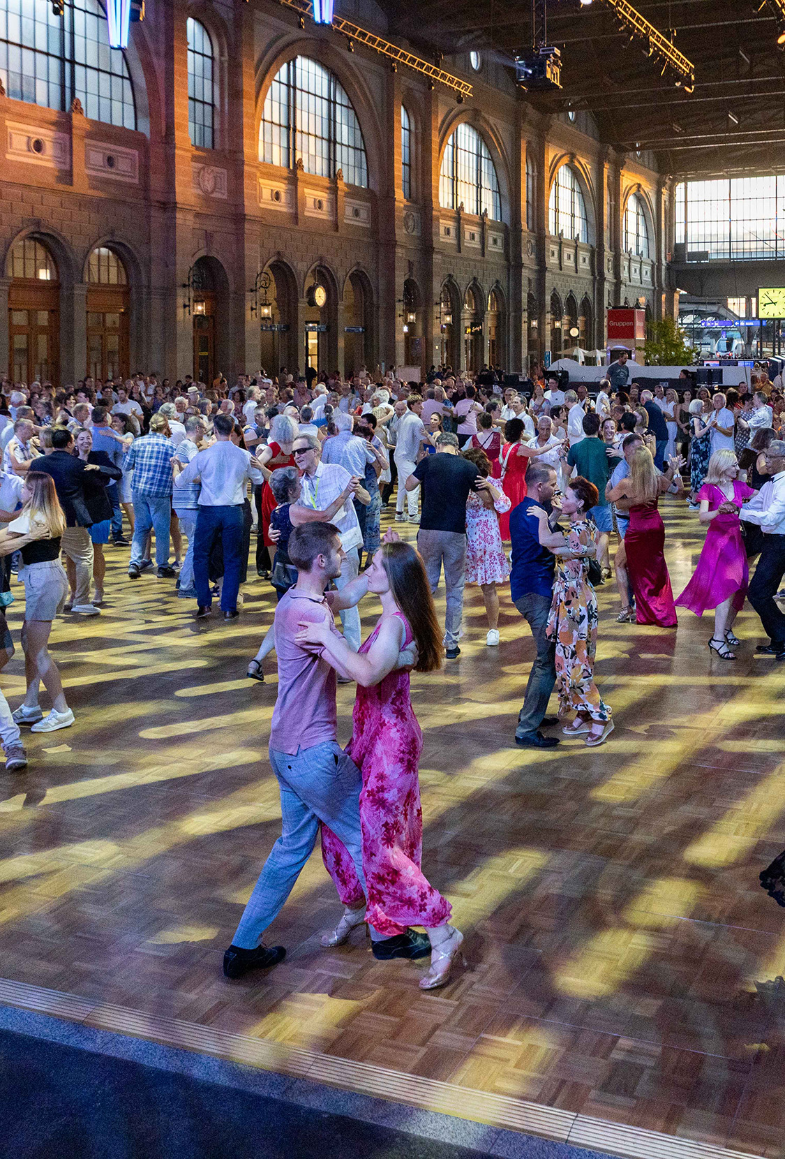 Sommernachtsball 2025 im Hauptbahnhof