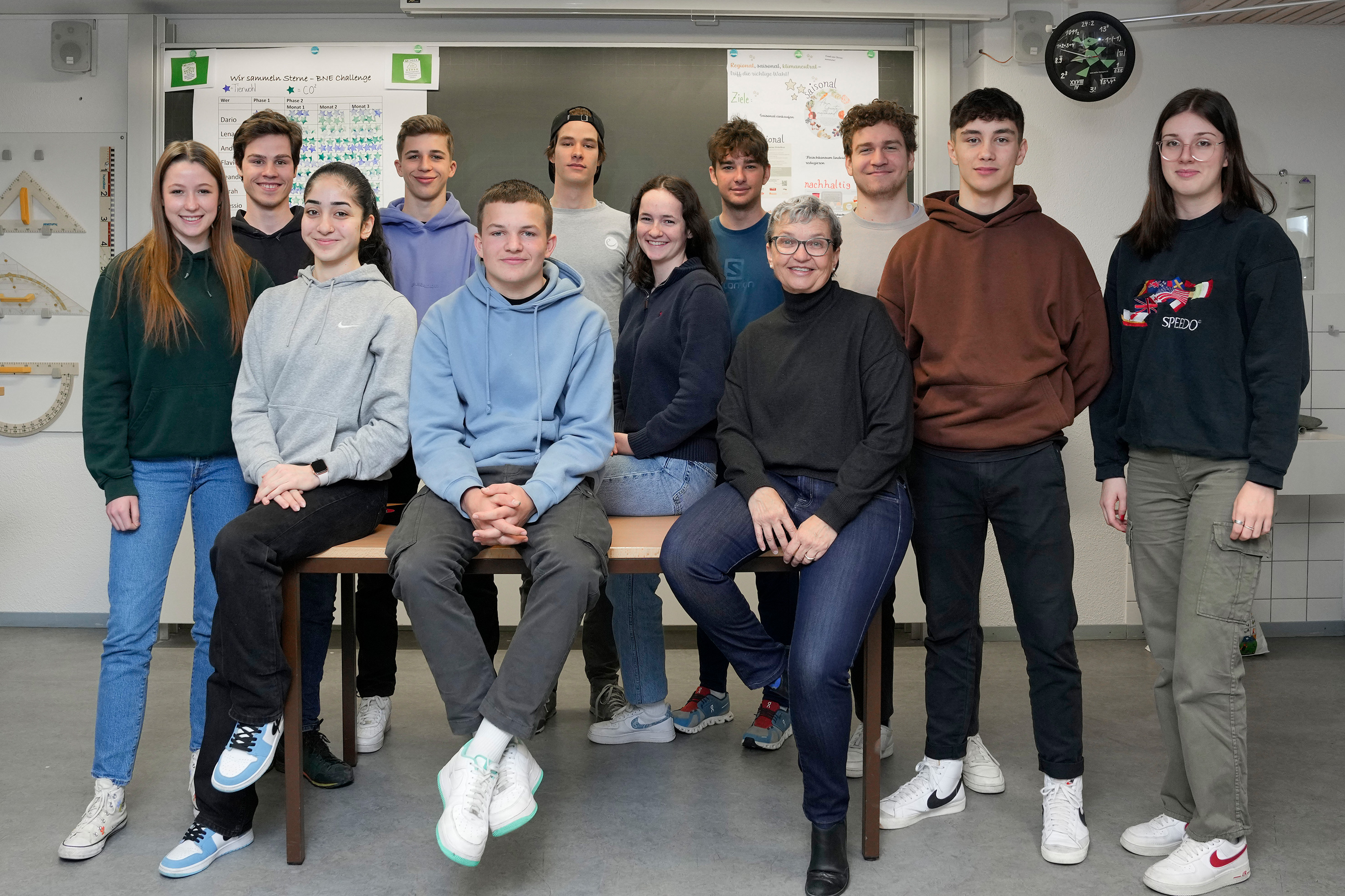 Elvira Schoch and class 7Ws in their classroom