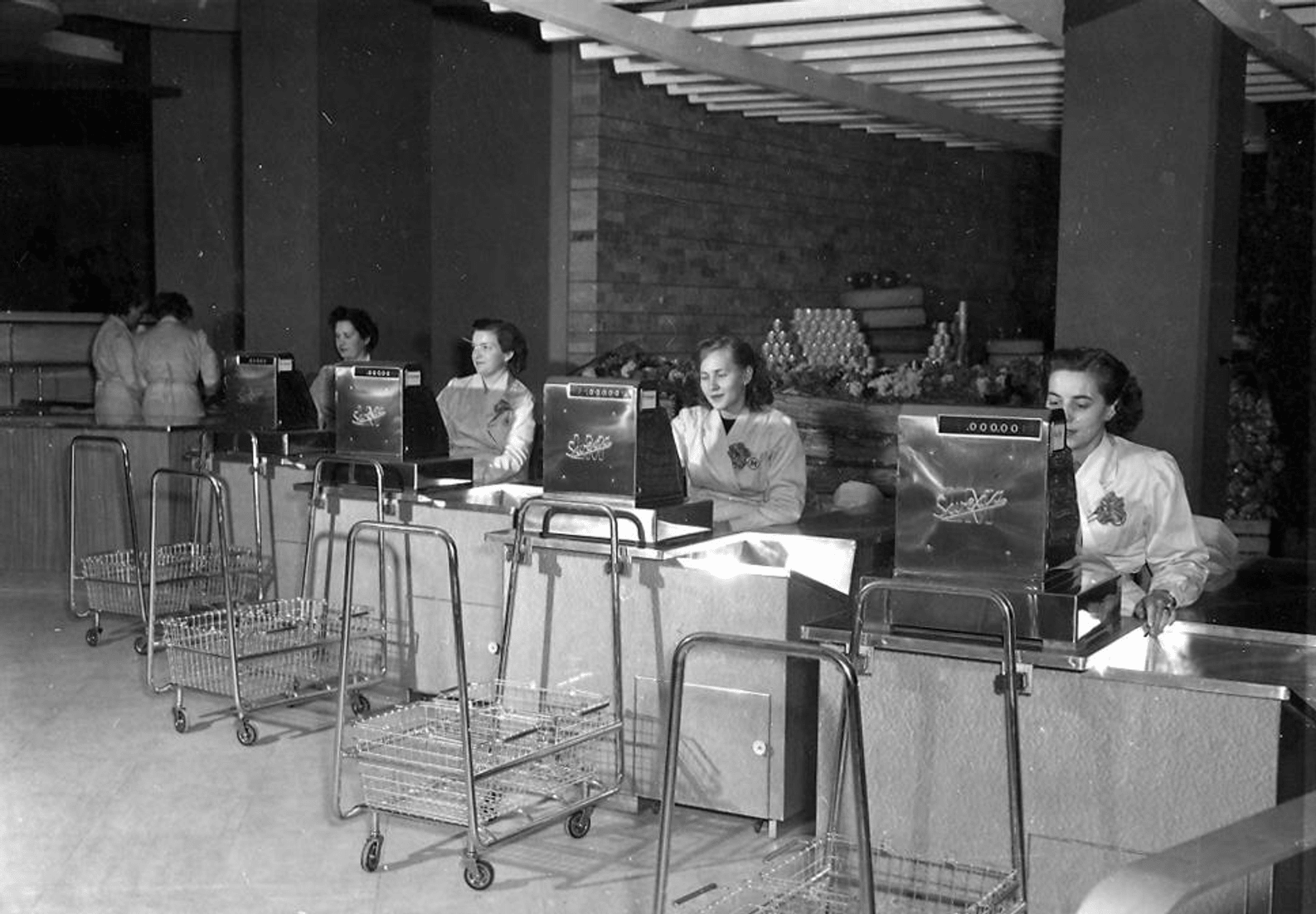 3-Scannen0026-kassiererinnen