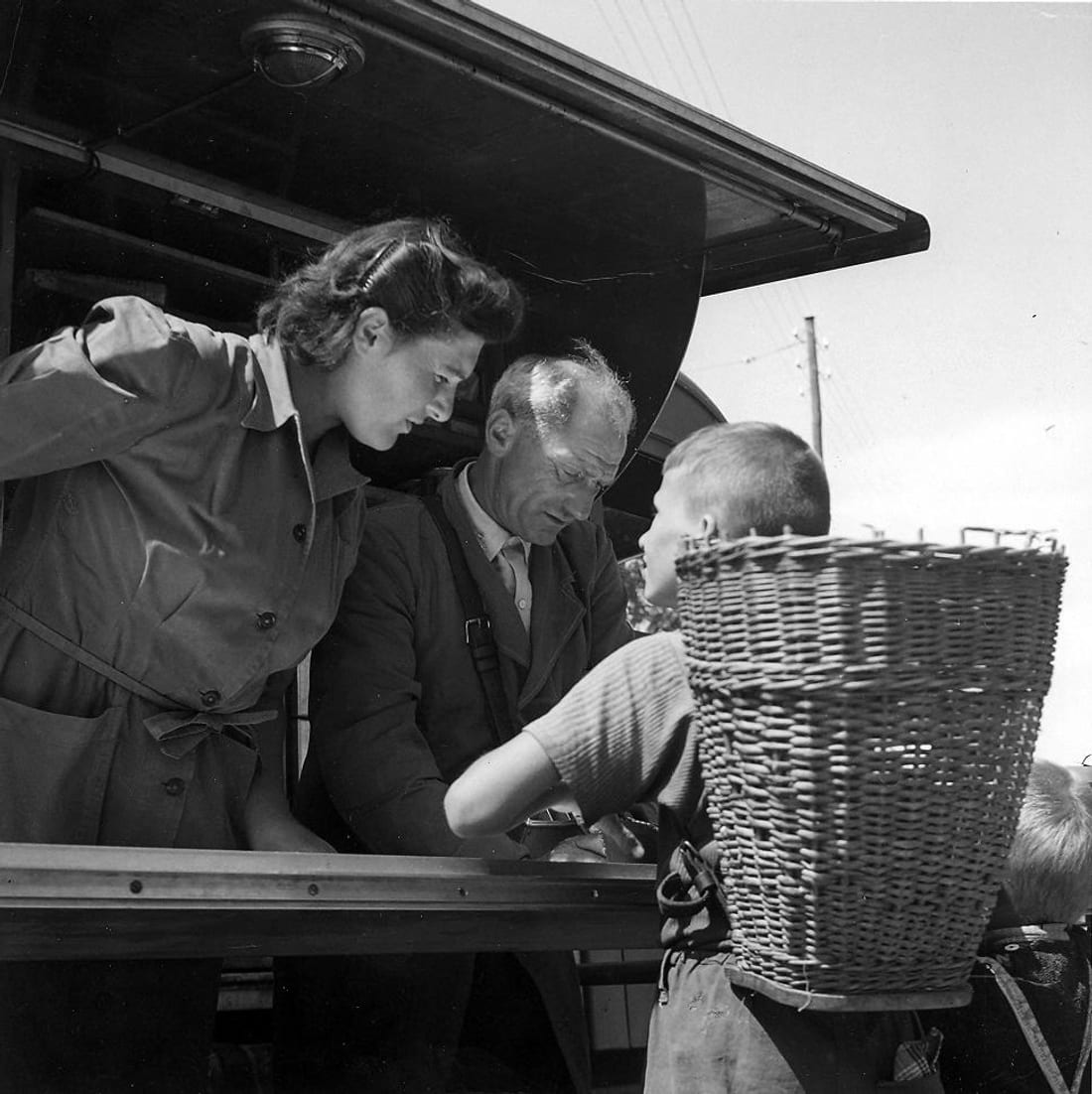 1925 Kinder kaufen ein