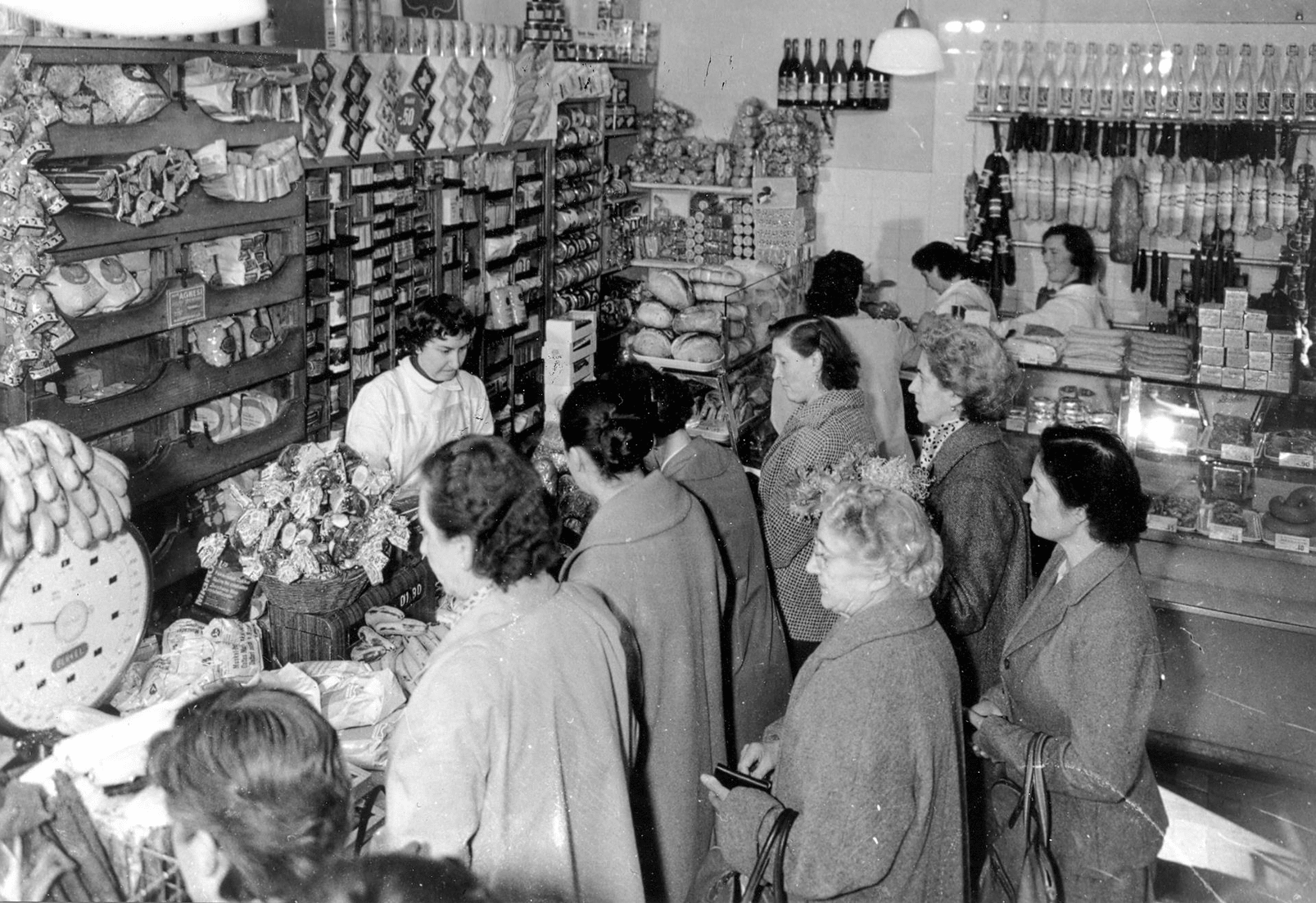 4-zeitreisen-migros-mit-bedienung-GM-Bern_40er-jahre