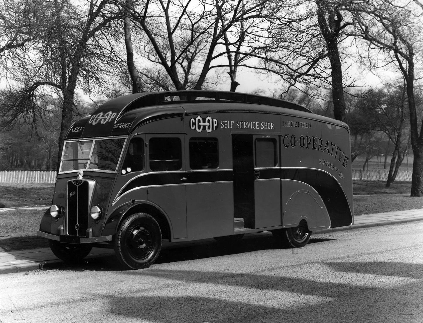 Trolley Coop Self Service Shop from the "Hereford Cooperative Society Ltd." (ca. 1925).