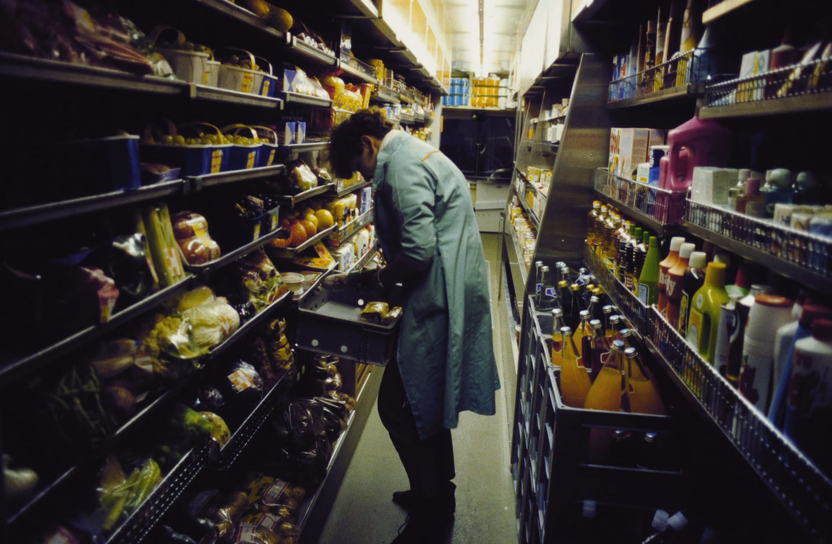 Auffüllen des Sortiments (1985).  [MGB_Dok_Fo_001567]