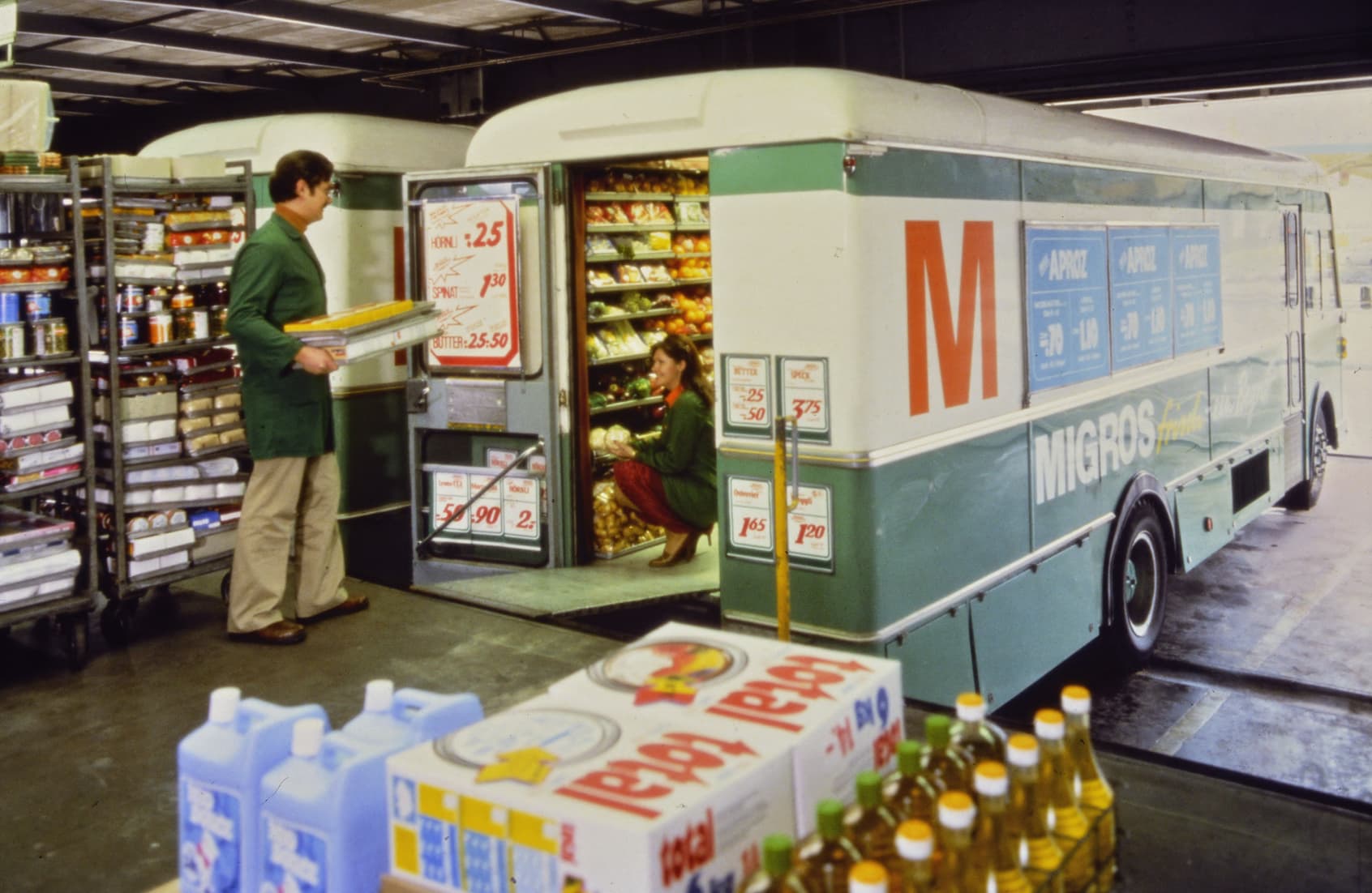 Auffüllen des Sortiments (1970er-Jahre).  [MGB_Dok_Fo_105834]