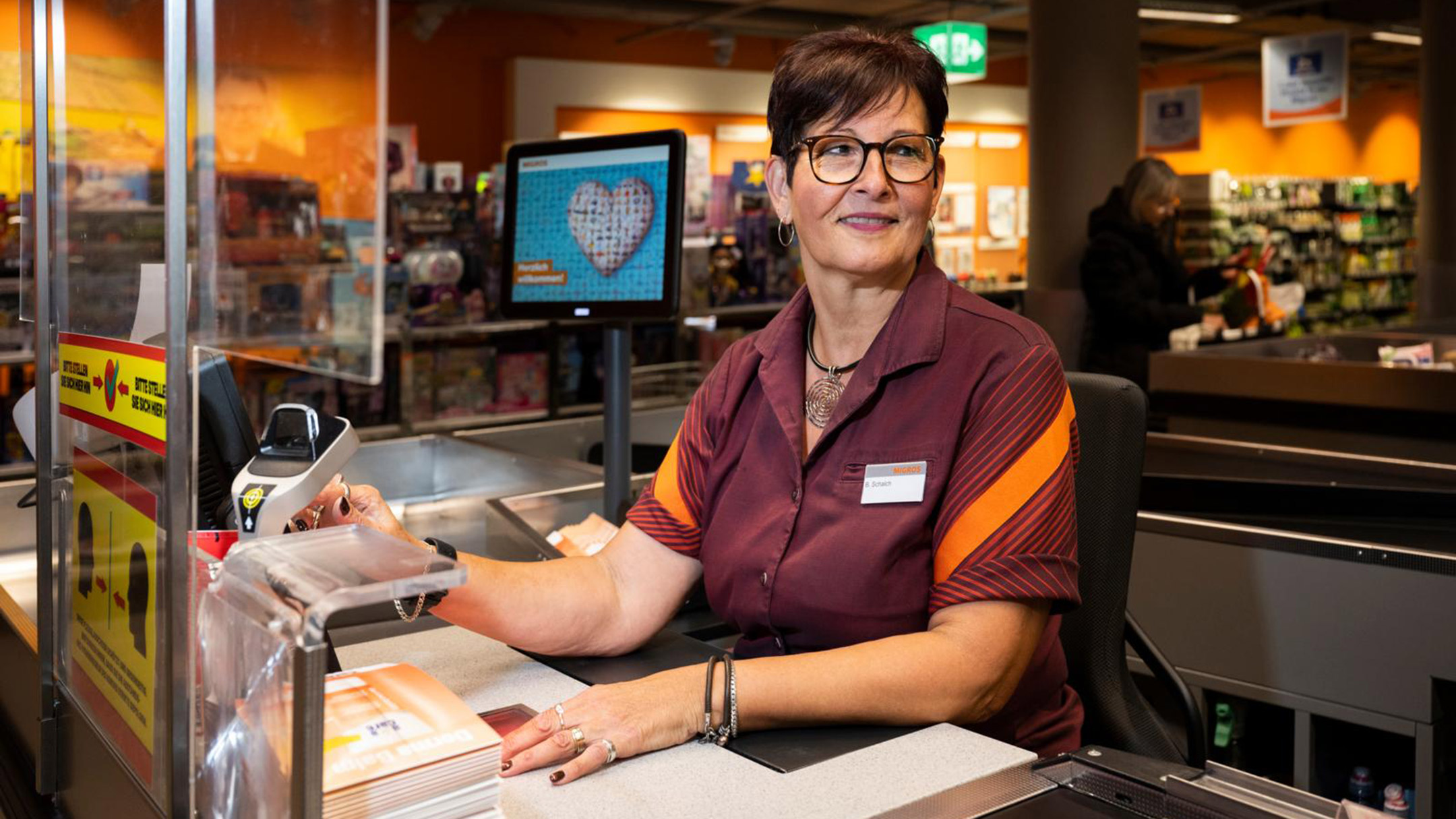 Brigitte Schalch alla cassa Migros