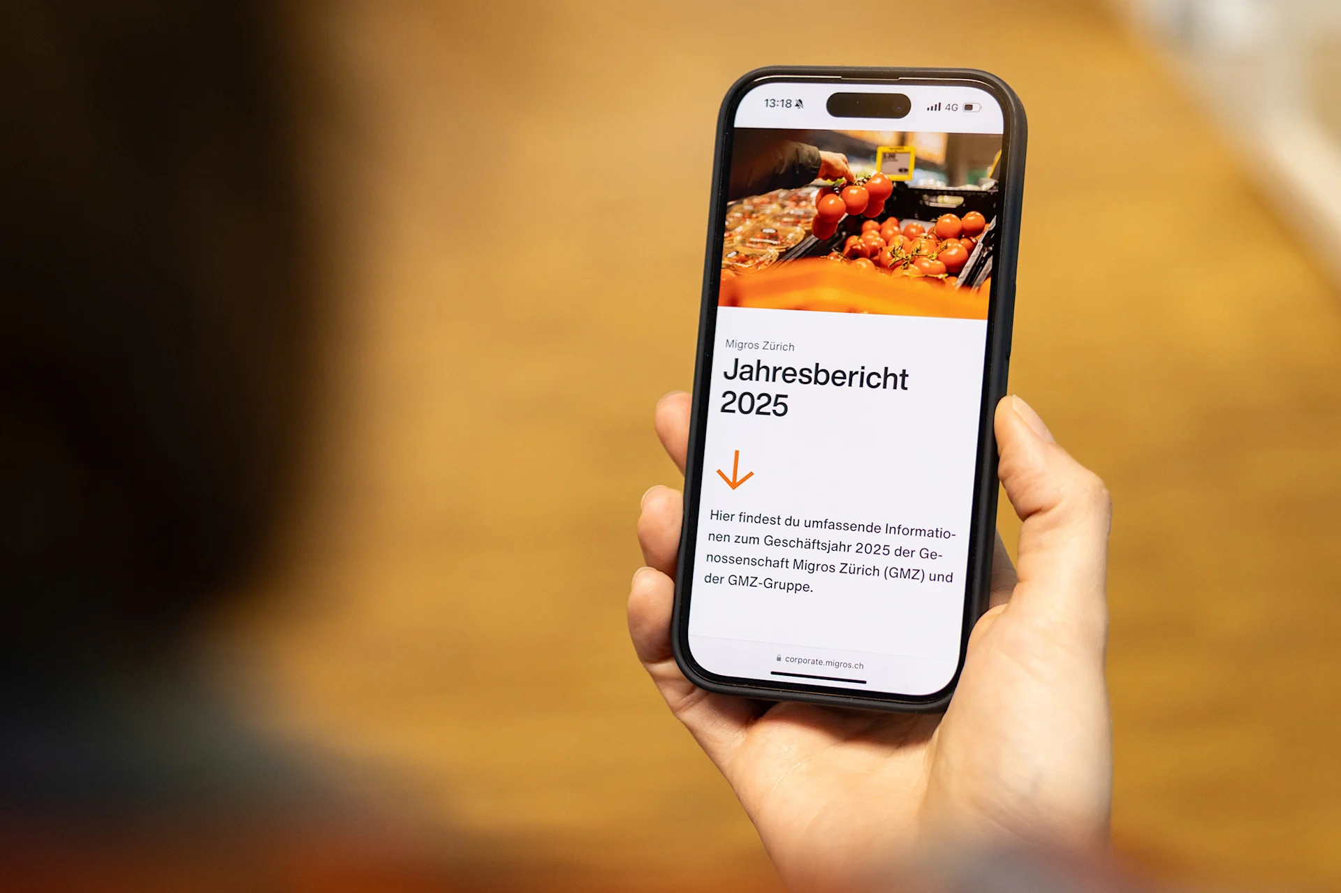 Jahresbericht 2025 auf dem Smartphone