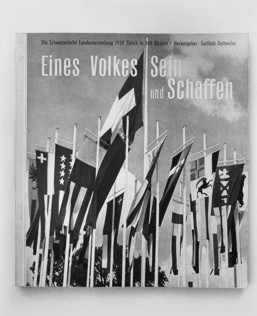 Titelseite des Buches "Eines Volkes Sein und Schaffen" (1940).  [MGB_Dok_Fo_056647]