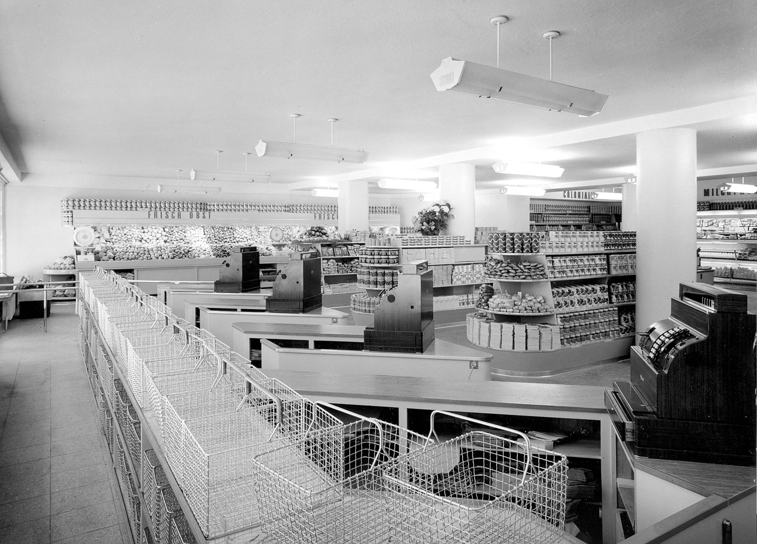 3_LU-Z_richstrasse-Kassen_184-M-Arch-abgerundete-gestelle