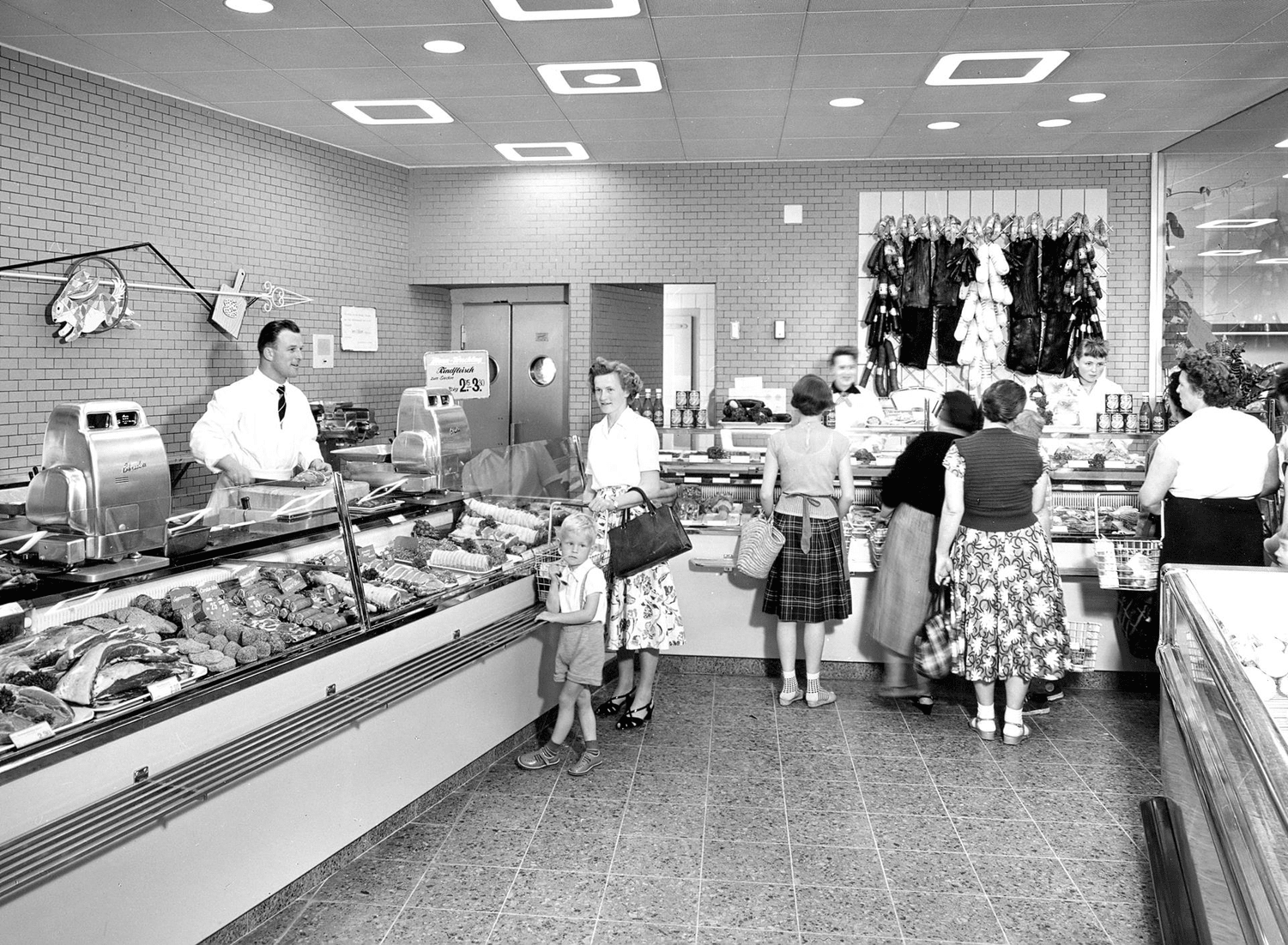 5-ZH-Uster-Bahnhofstrasse-5-Theke_84-METZGEREI