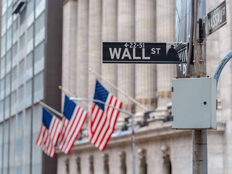 Wall Street nervös, da Ölpreis sinkt und Renditen in die Höhe schnellen