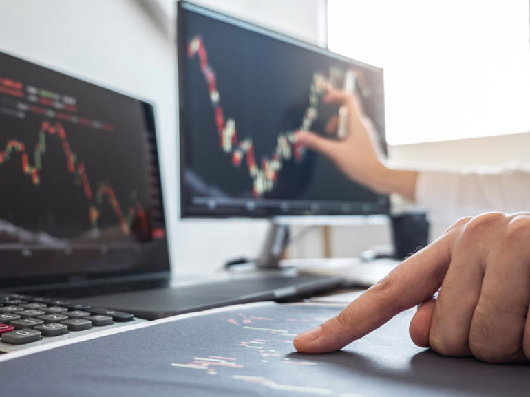 Indeksy USA stabilne, gdy napięcia na Bliskim Wschodzie i akcje spółek technologicznych skupiają uwagę