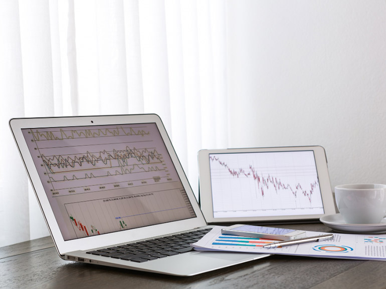 تباين أداء الأسواق العالمية مع تراجع أسعار النفط وتأثر الأسهم بالأحداث الجيوسياسية.