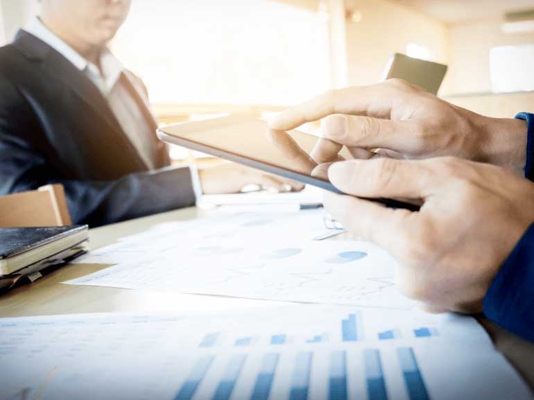 ملخص أسبوع 26 يناير: قرارات الفيدرالي والبنك المركزي الأوروبي، تراجعات التكنولوجيا، الذكاء الاصطناعي و الأسواق