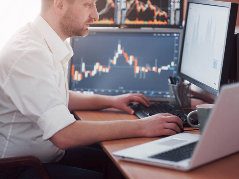 USD Rises, Oil Gains on Hormuz Tensions & Anthropic Expands AI Access: Latest Updates