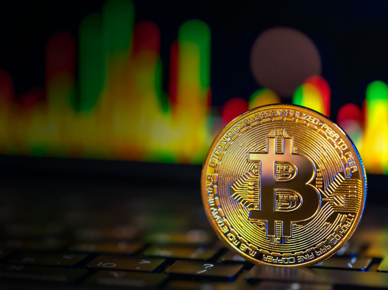 Bitcoin Scivola Mentre i Mercati Crypto Estendono il Calo di Più Settimane