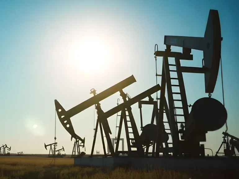 NatGas Soars on Cold Weather Outlook