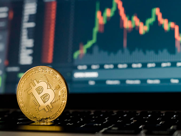 انهيار أسهم الذكاء الاصطناعي يثير عدوى مالية ويدفع البيتكوين إلى سوق هابطة