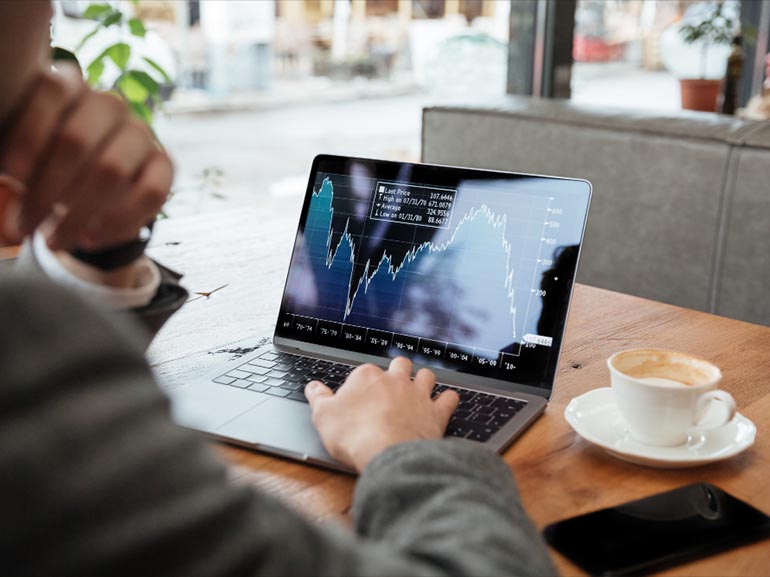 Oil Volatility Keeps Global Markets on Edge as Equities & FX diverge