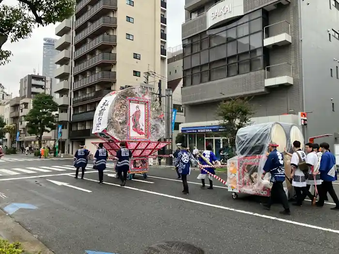 北斎祭り2026 通りを進むねぷたと太鼓