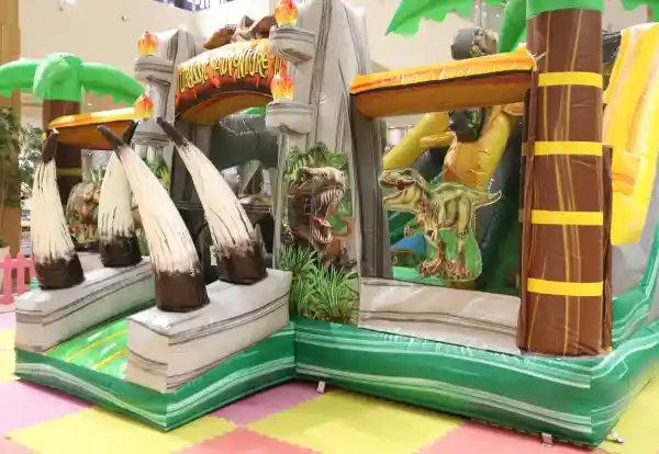 「トランポリンスタジアム」がカメクロに登場！