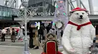 幸運のしろくまと写真を撮ろう！ 豪華なデコレーションのヒュッテとホワイトツリーでクリスマス気分を先取り♪  〜 フォトスポット編 〜 in 東京ソラマチクリスマスマーケット 2022 