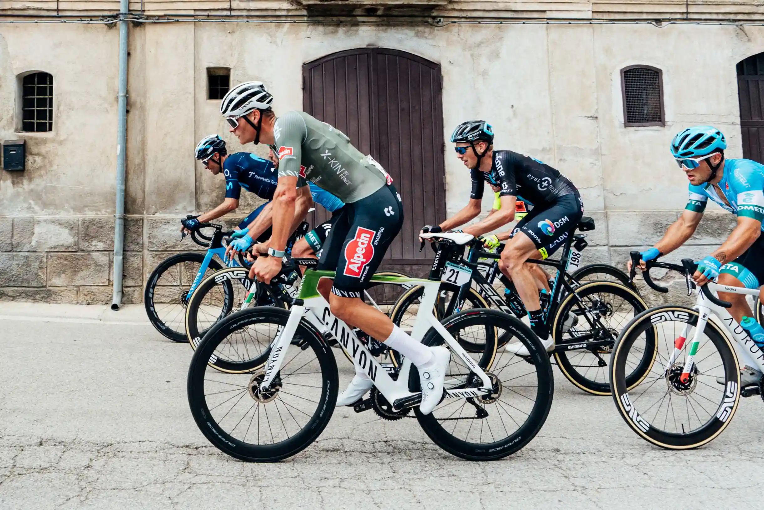 How Hard is Cycling's Giro d’Italia? Heart Rate, Strain &#038; More