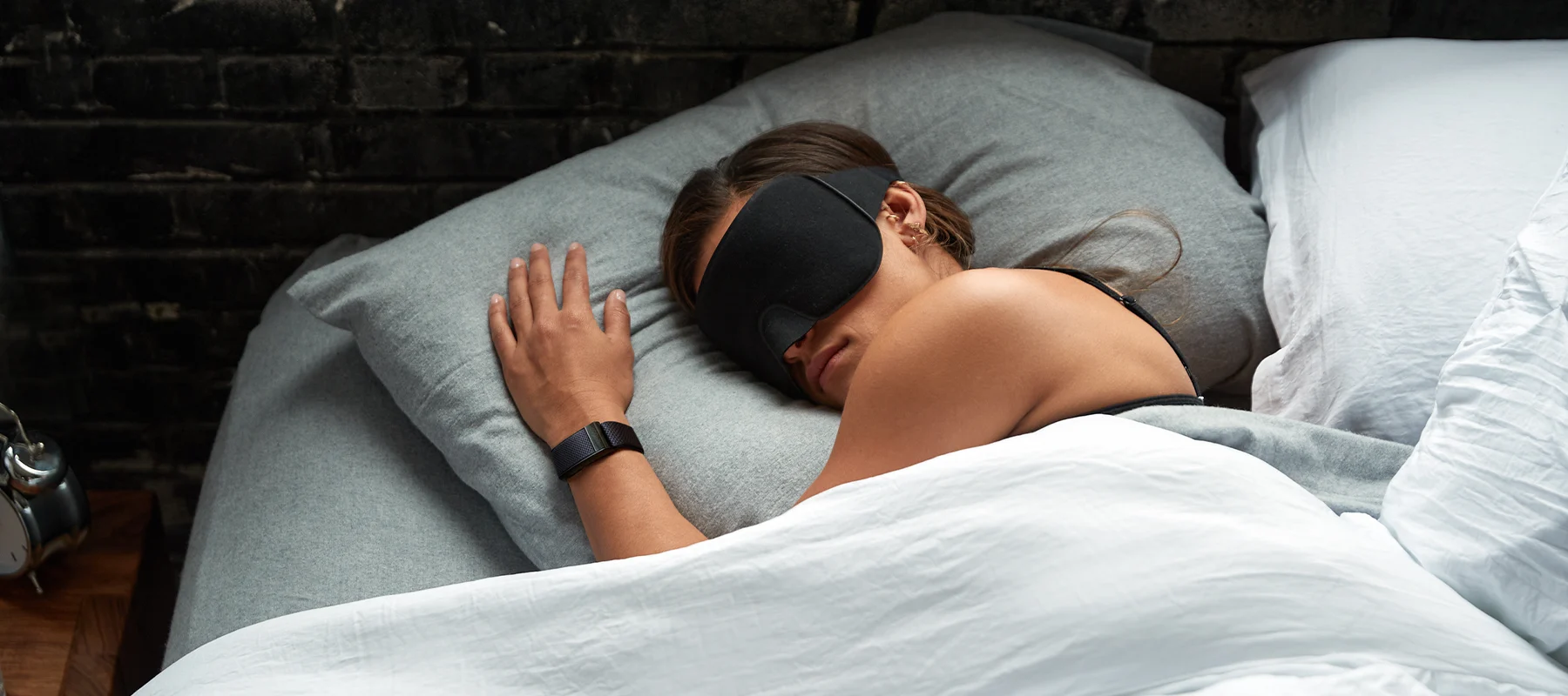 How Light Sleepers Can Get More Sleep [9 Tips]