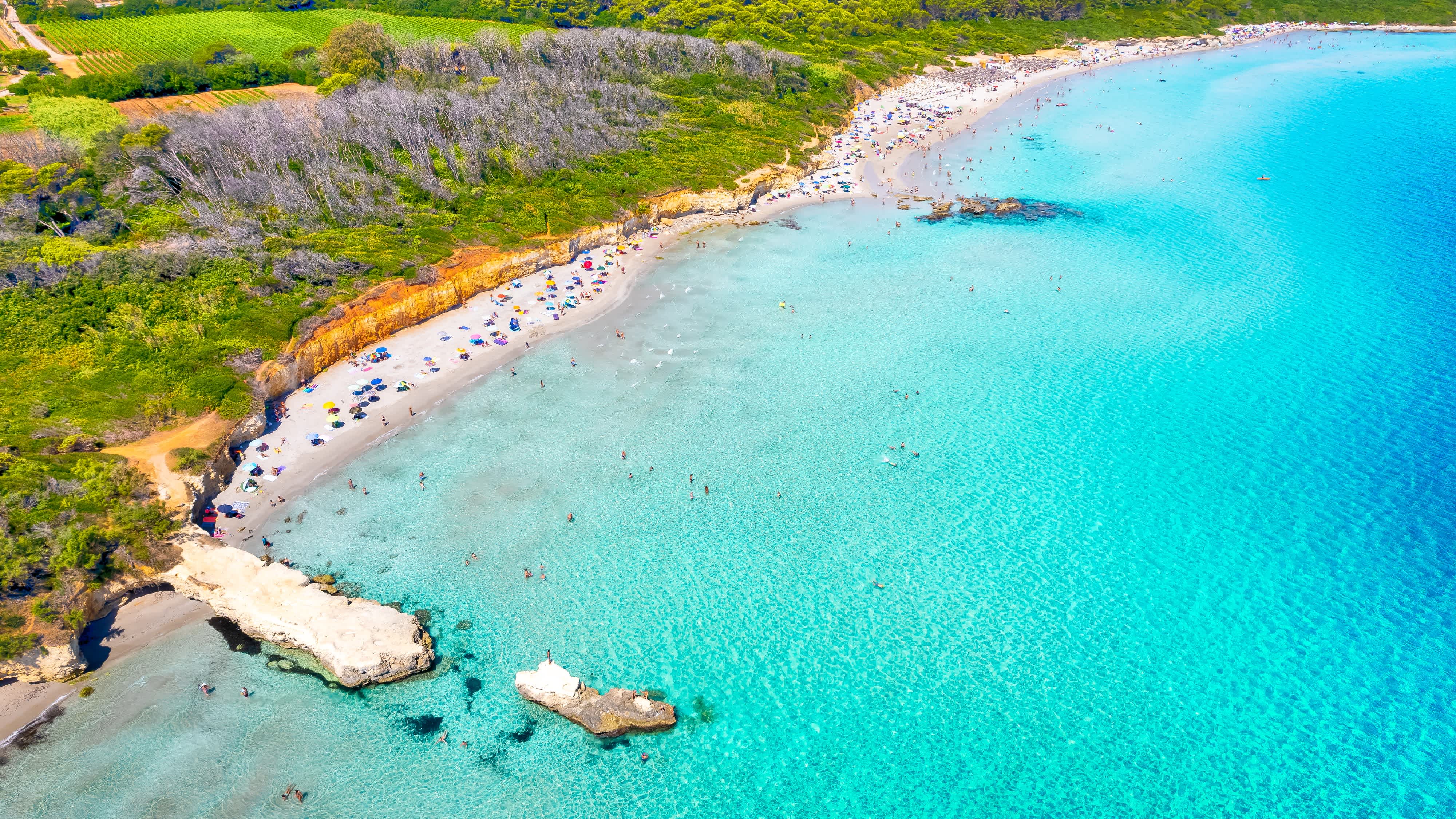 Vue aérienne de Baia dei Turchi, Italie