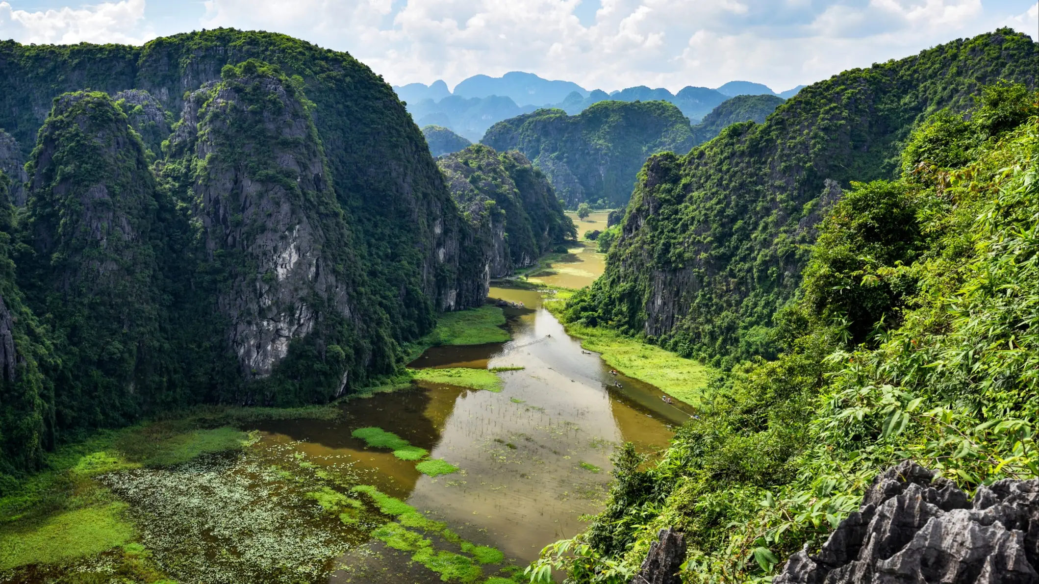 La Montagne du Dragon Couché, Ninh Binh, Vietnam