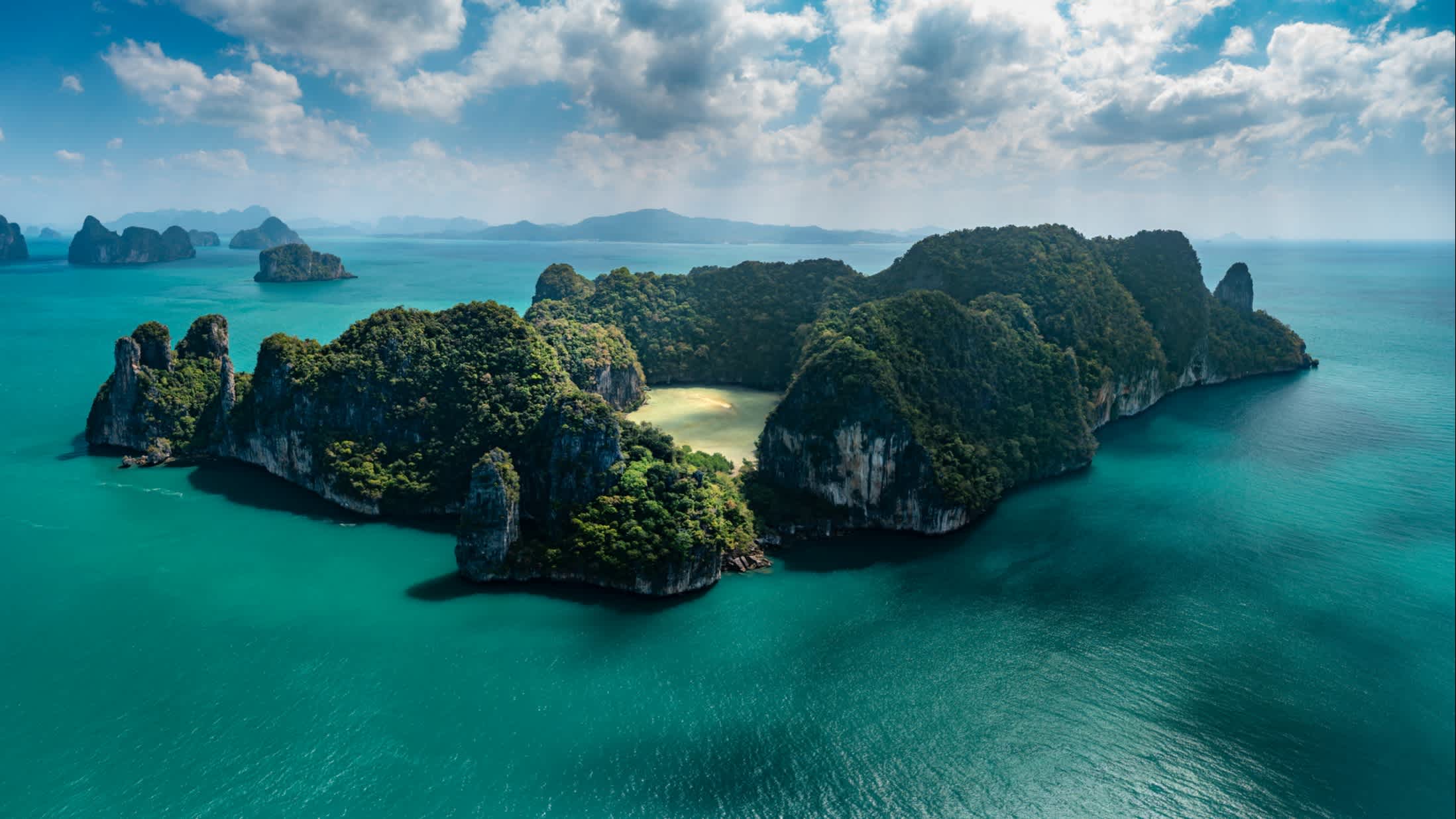 Luftaufnahme der Hong-Lagune hinter Hong Island in Krabi, Thailand.