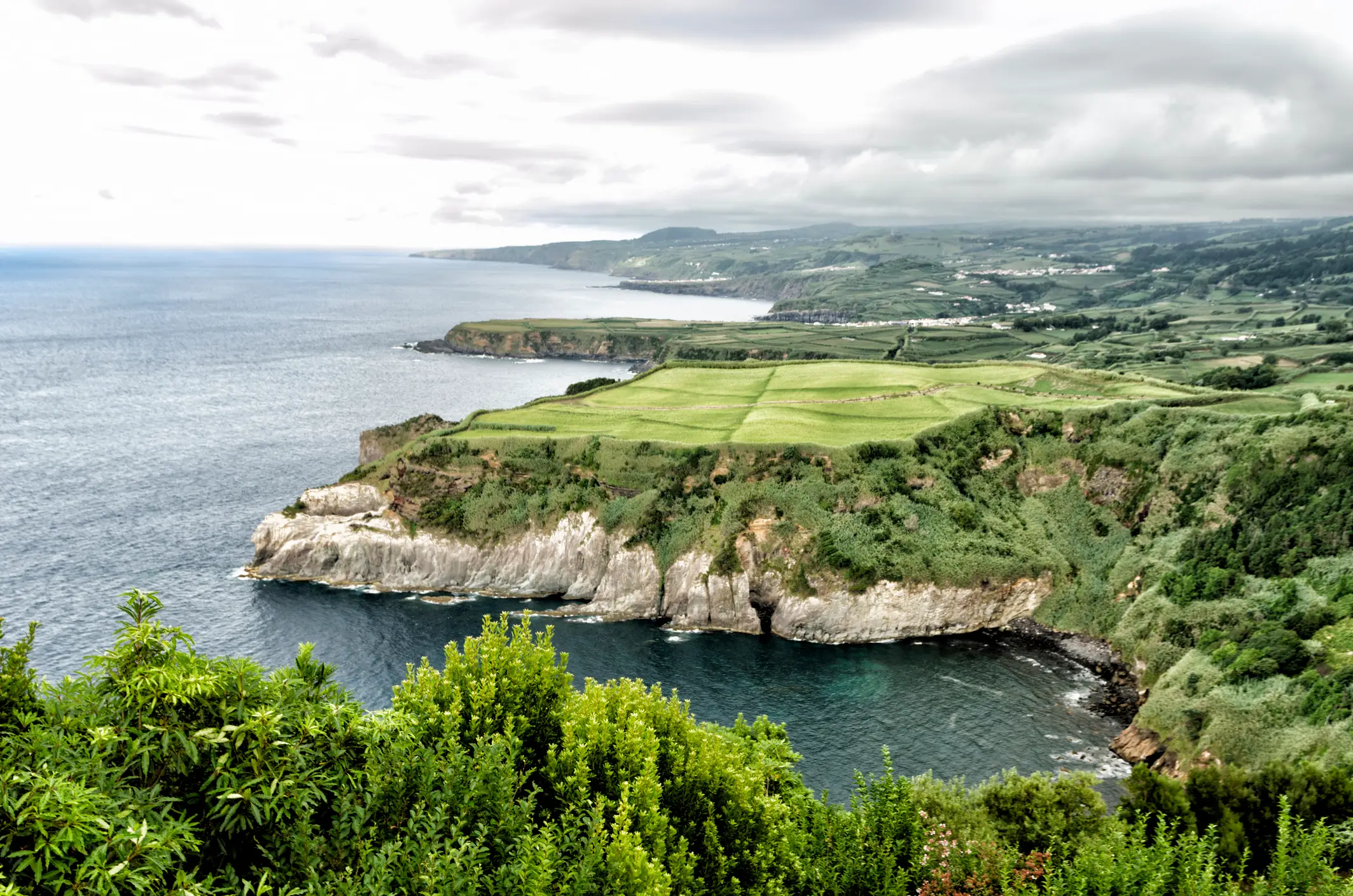 Azores, Sao Miguel, Golf Aussicht auf den Golfplatz in Sao Miguel, Azores.