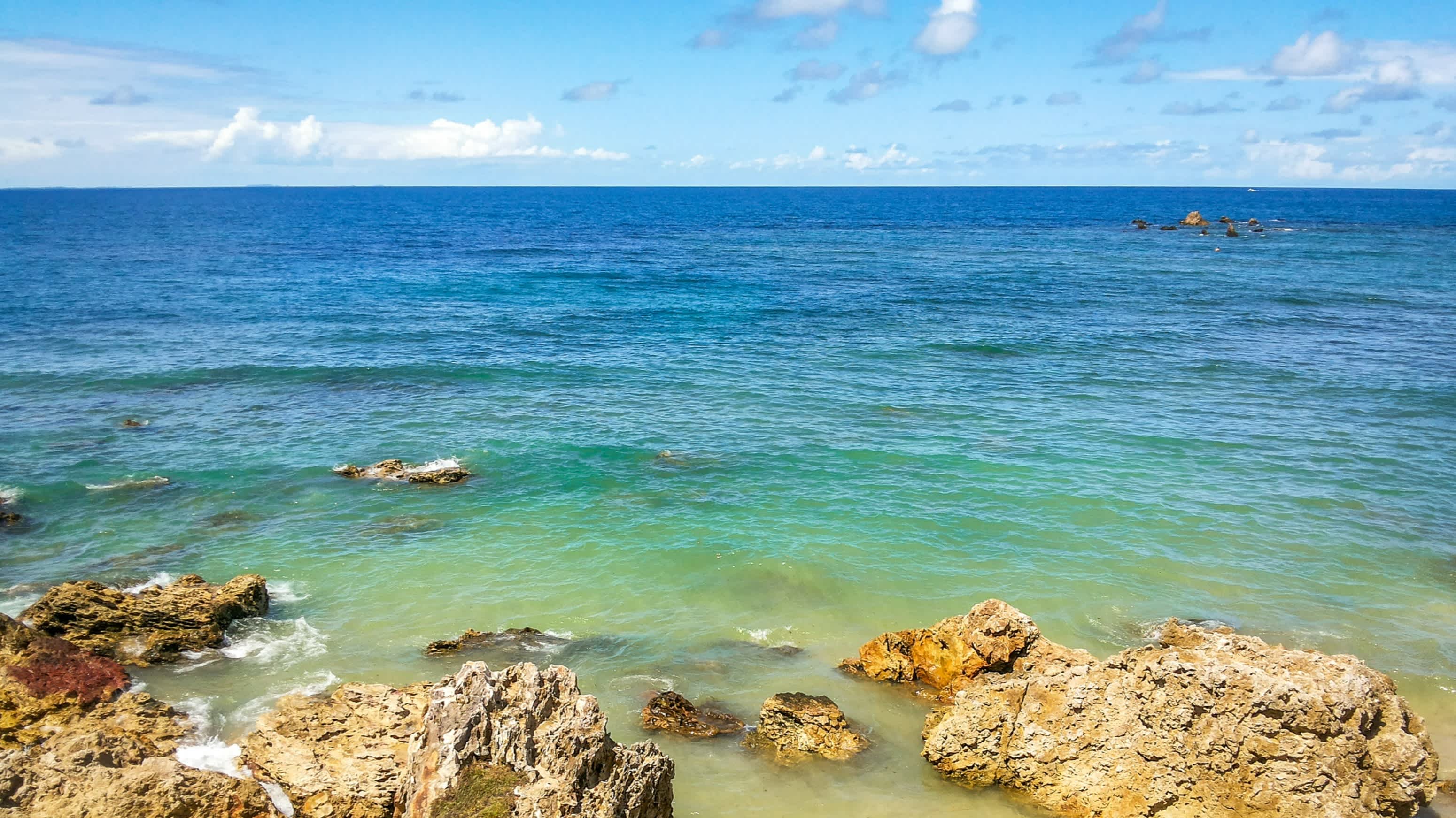 Vue sur l'eau bleu de la Quarta Praia à Morro de São Paulo, Brésil