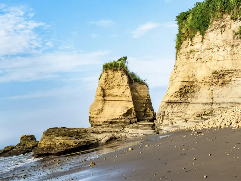 Atacames, Équateur Atacames en Équateur est connu pour sa vaste plage et son ambiance côtière animée