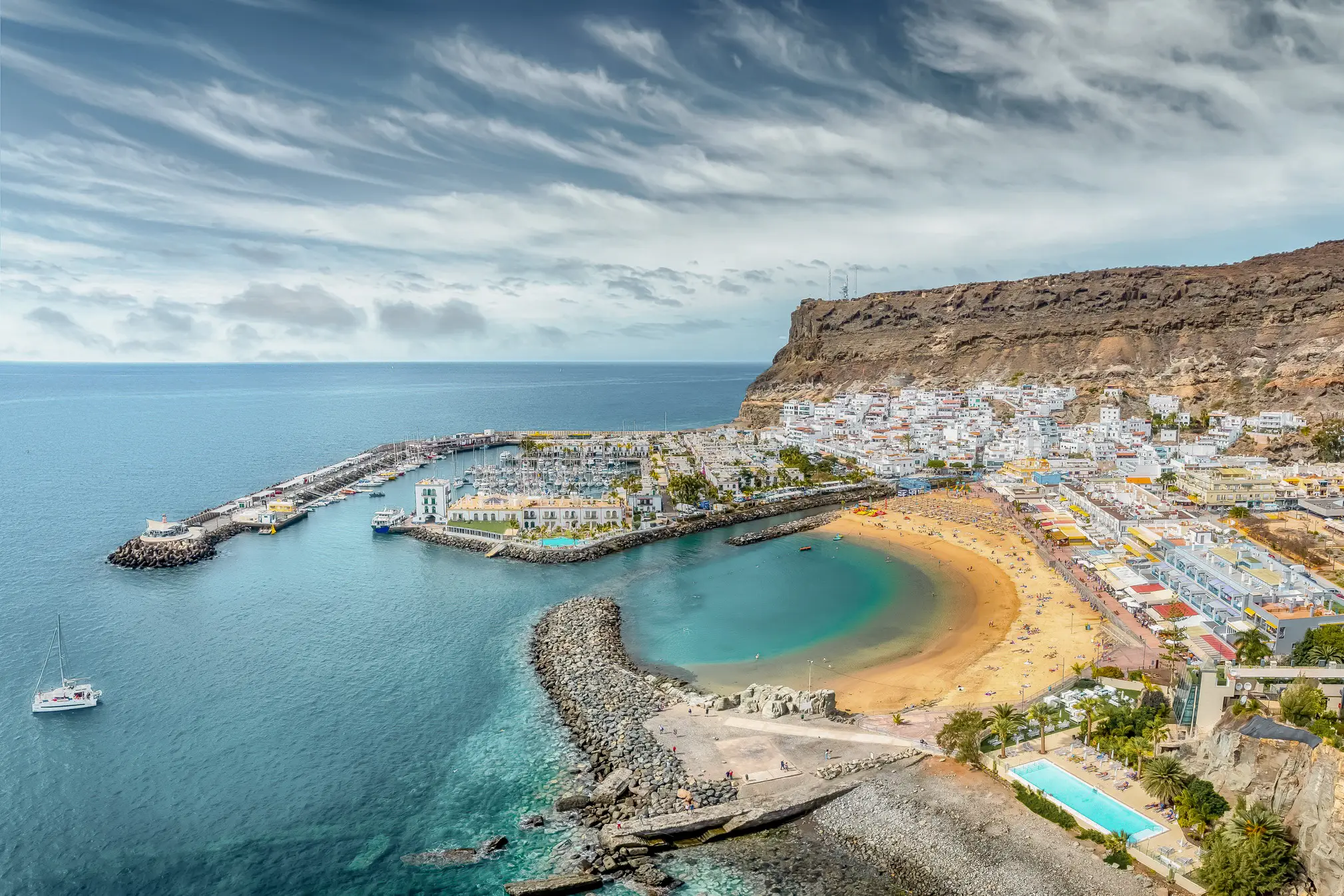 Landschaft mit Puerto de Mogan, Gran Canaria, Spanien. 