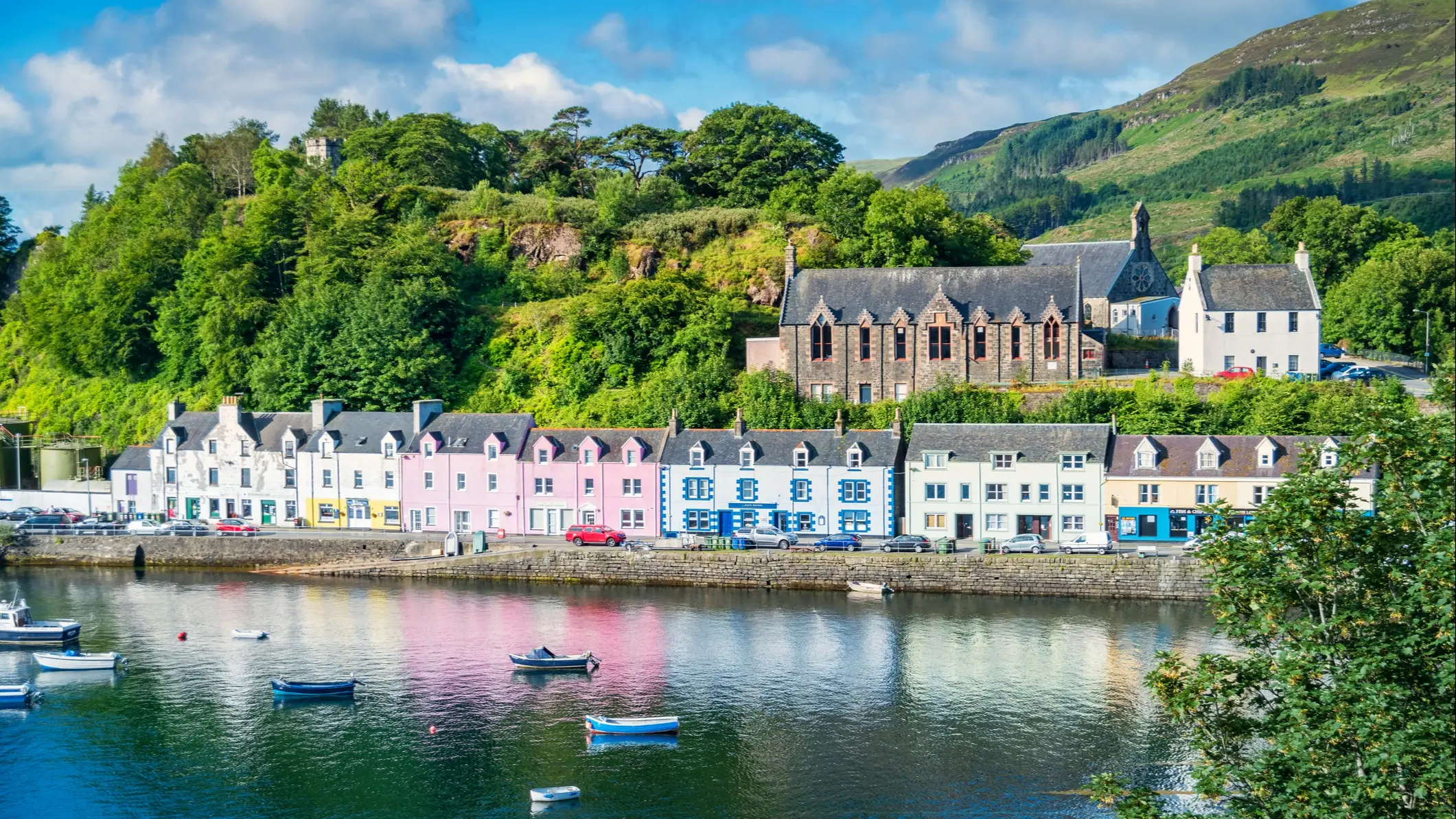 Schottland, Isle Of Skye Blick zur Portree-Stadt auf der Isle of Skye, Schottland.