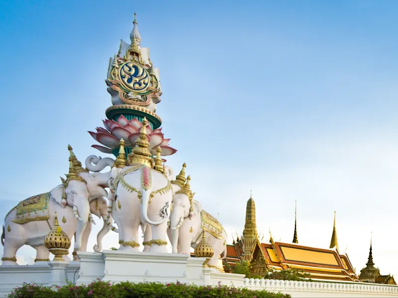 Thaïlande, Bangkok, statue d'éléphant Temple Wat Phra Kaeo avec statue d'éléphant à Bangkok en Thaïlande