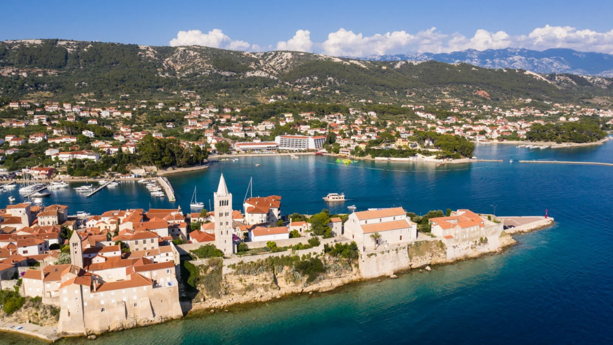 Vieille ville de Rab sur l'île de Rab en Croatie.