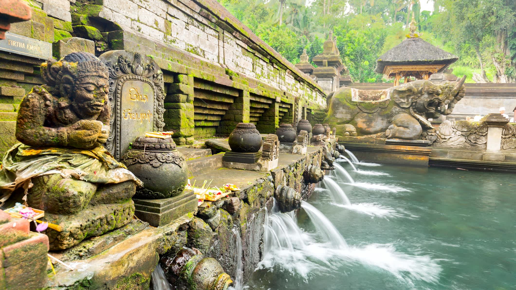 Tirta Empul  - Heilige Quelle auf Bali, Indonesien