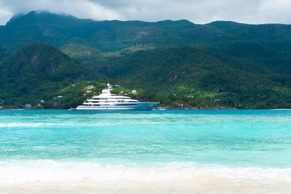 Als Reisezeit für eine Kreuzfahrt in den Seychellen geeignet sind die Monate von Mai bis September.