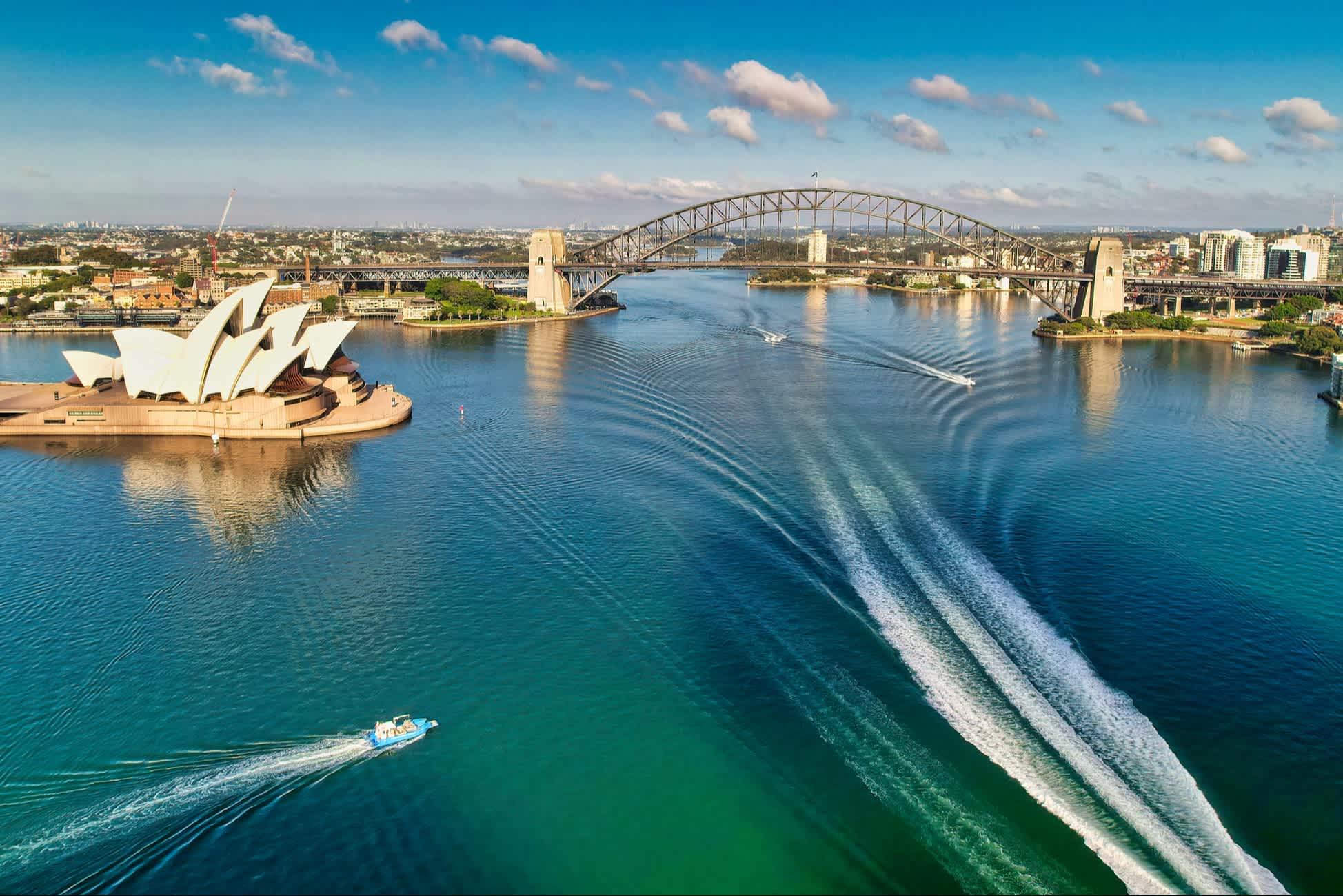 Blick auf den natürlichen Hafen Sydney, Port Jackson, mit dem Opernhaus