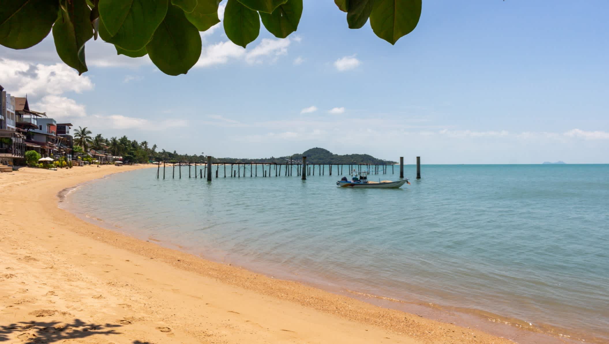 Der Strand im berühmten Fischerdorf auf der Insel Koh Samui, Thailand
