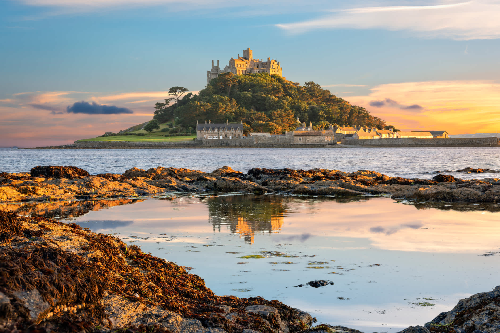 Blick zur St. Michaels Mount Insel in Cornwall, England.