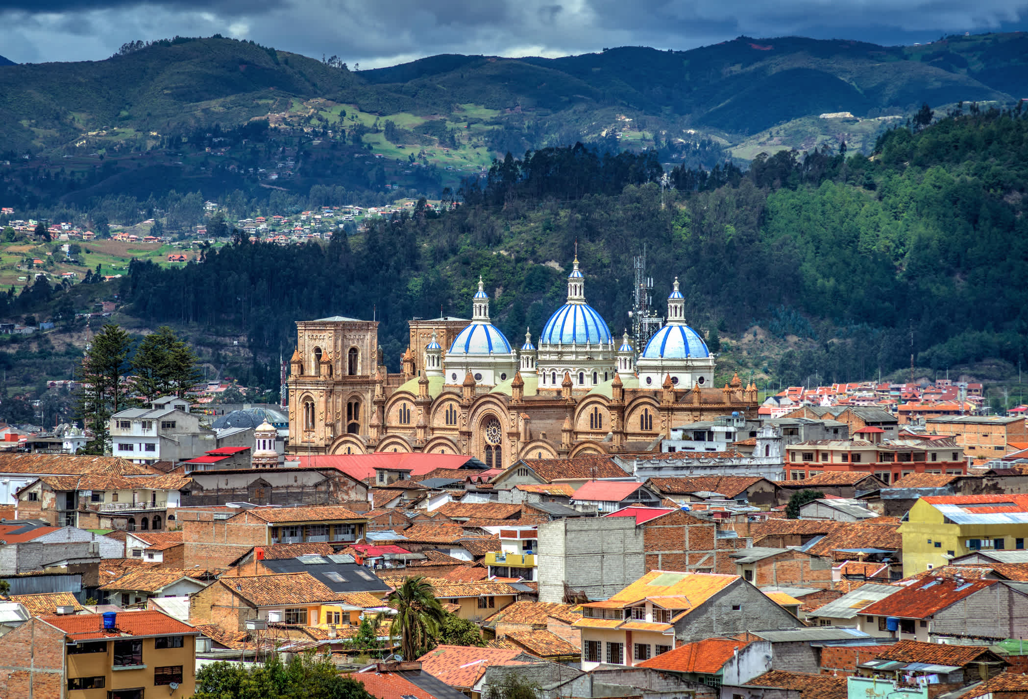 Blick auf die Kathedrale von Cuenca in Ecuador. 