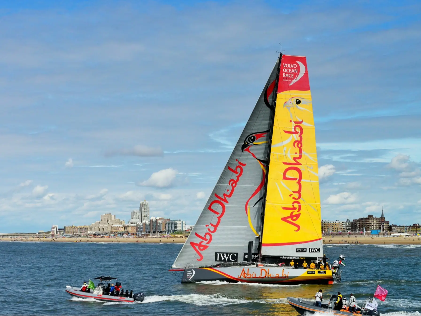 Abu Dhabi, Segelregatta Großes Segelboot des Teams Volvo Ocean Race