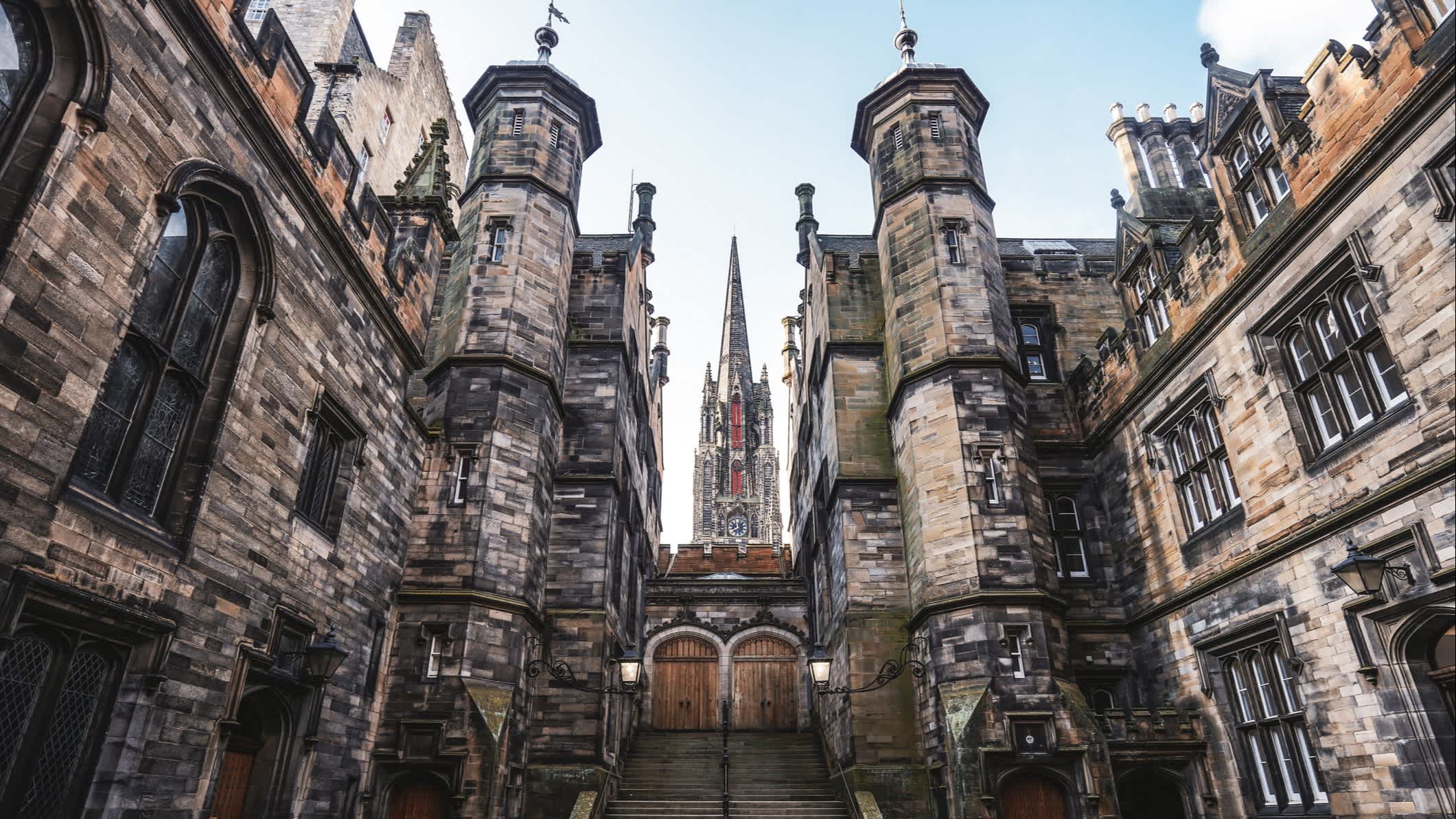 School of Divinity in Edinburgh, die aussieht wie die Hogwarts School of Witchcraft aus Harry Potter.