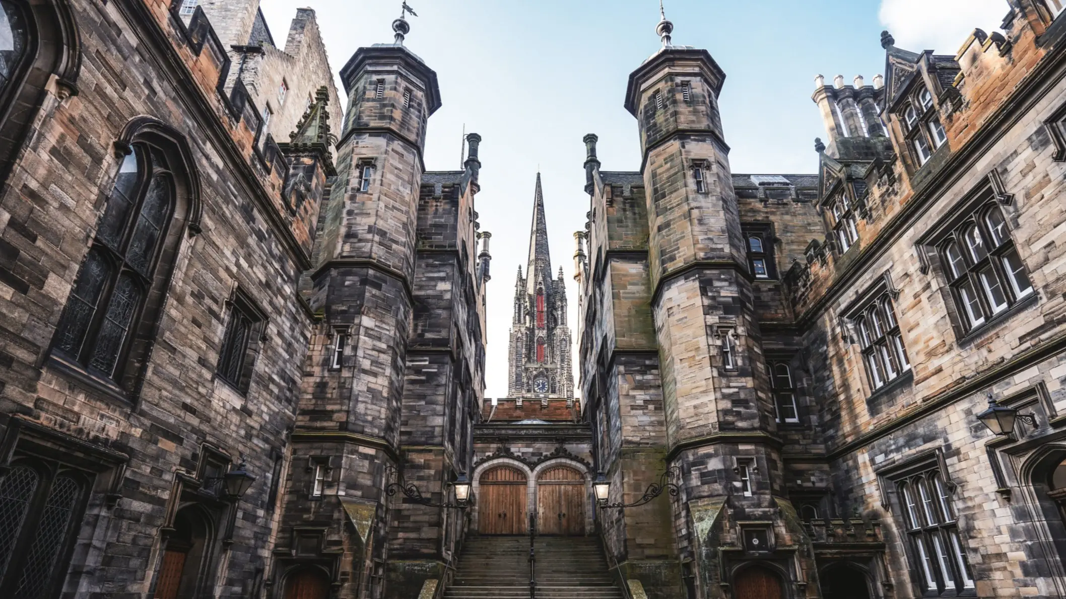 Écosse, Edinburgh School of Divinity à Édimbourg, qui ressemble à la Hogwarts School of Witchcraft de Harry Potter.