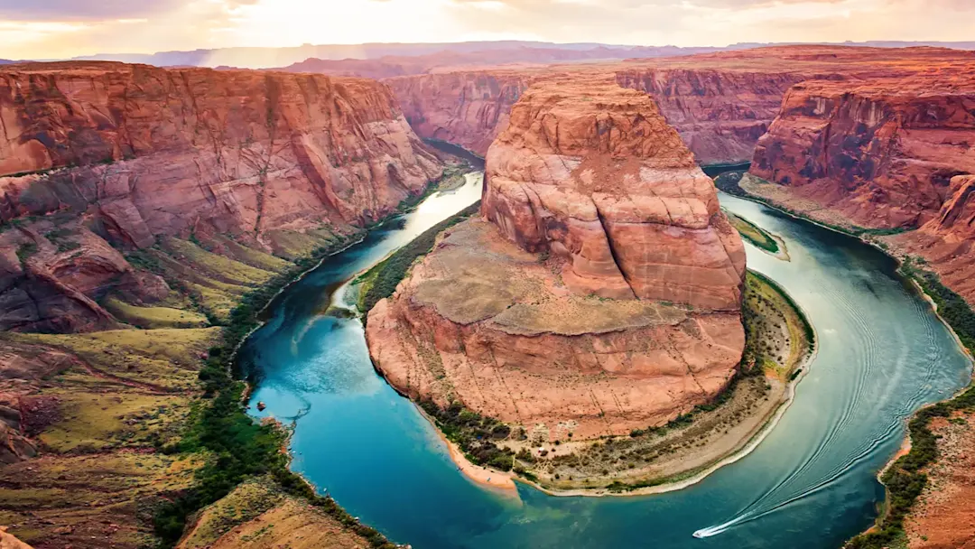 Panoramablick auf Horseshoe Bend und den Colorado River. Grand Canyon, Arizona, USA.